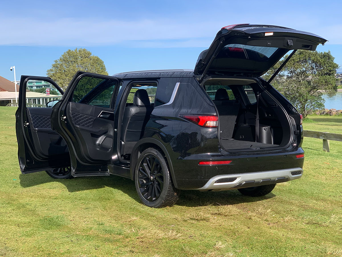 2022 Mitsubishi Outlander VRX 2.5L 4WD 7 Seater CVT Auto