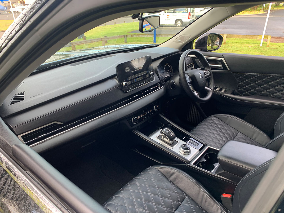 2022 Mitsubishi Outlander VRX 2.5L 4WD 7 Seater CVT Auto