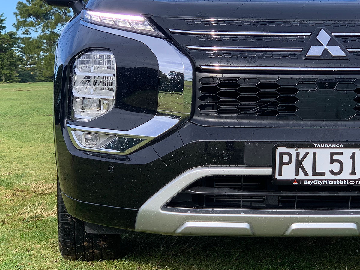 2022 Mitsubishi Outlander VRX 2.5L 4WD 7 Seater CVT Auto