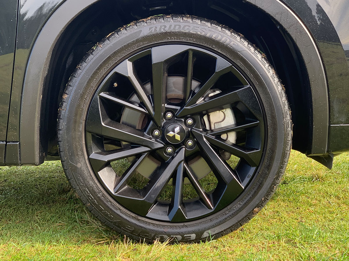 2022 Mitsubishi Outlander VRX 2.5L 4WD 7 Seater CVT Auto