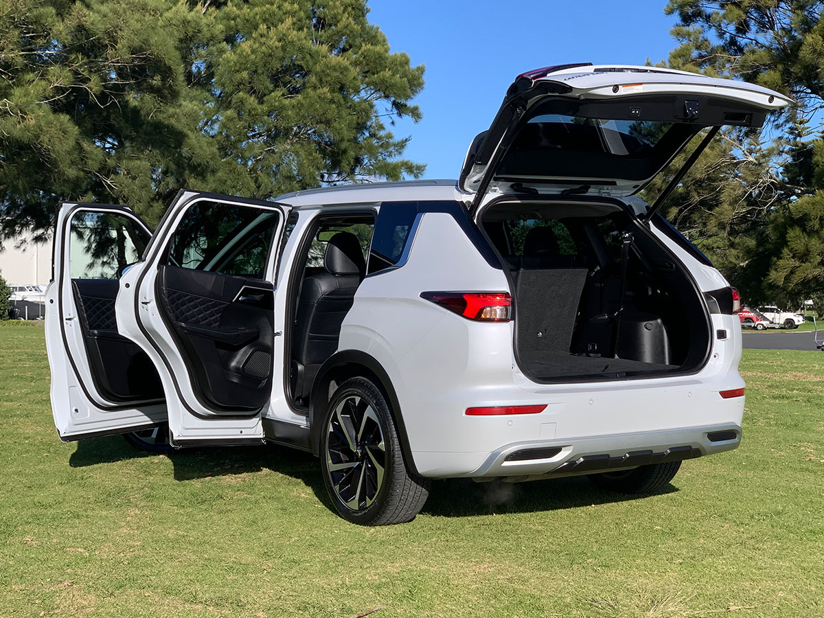 2022 Mitsubishi Outlander VRX 2.5L 4WD 7 Seater CVT Auto