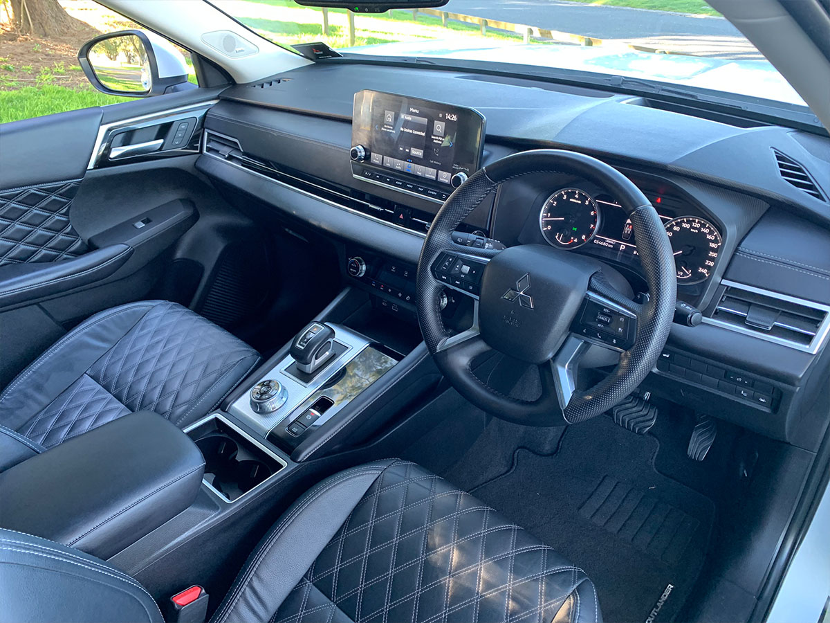 2022 Mitsubishi Outlander VRX 2.5L 4WD 7 Seater CVT Auto