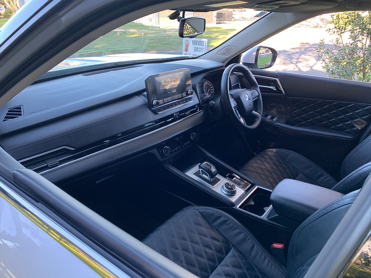 2022 Mitsubishi Outlander VRX 2.5L 4WD 7 Seater CVT Auto