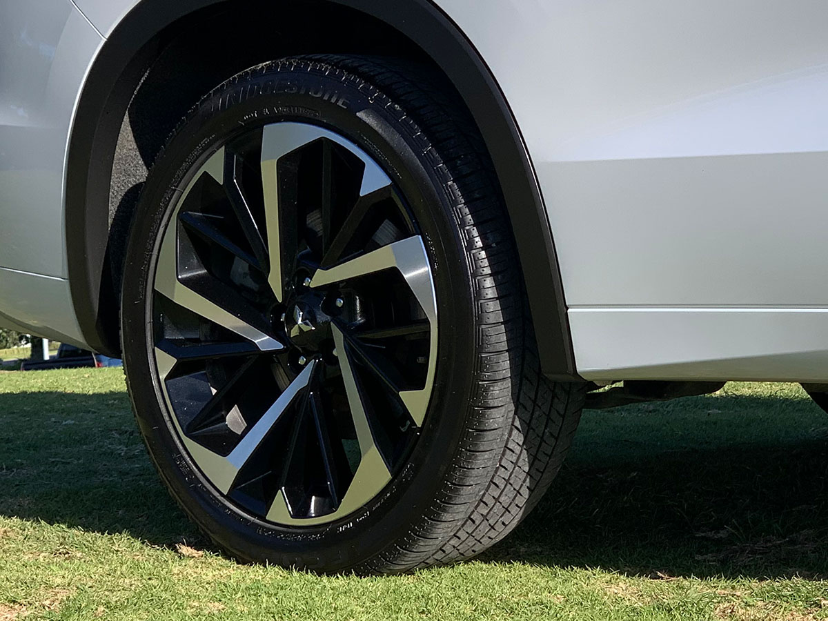 2022 Mitsubishi Outlander VRX 2.5L 4WD 7 Seater CVT Auto