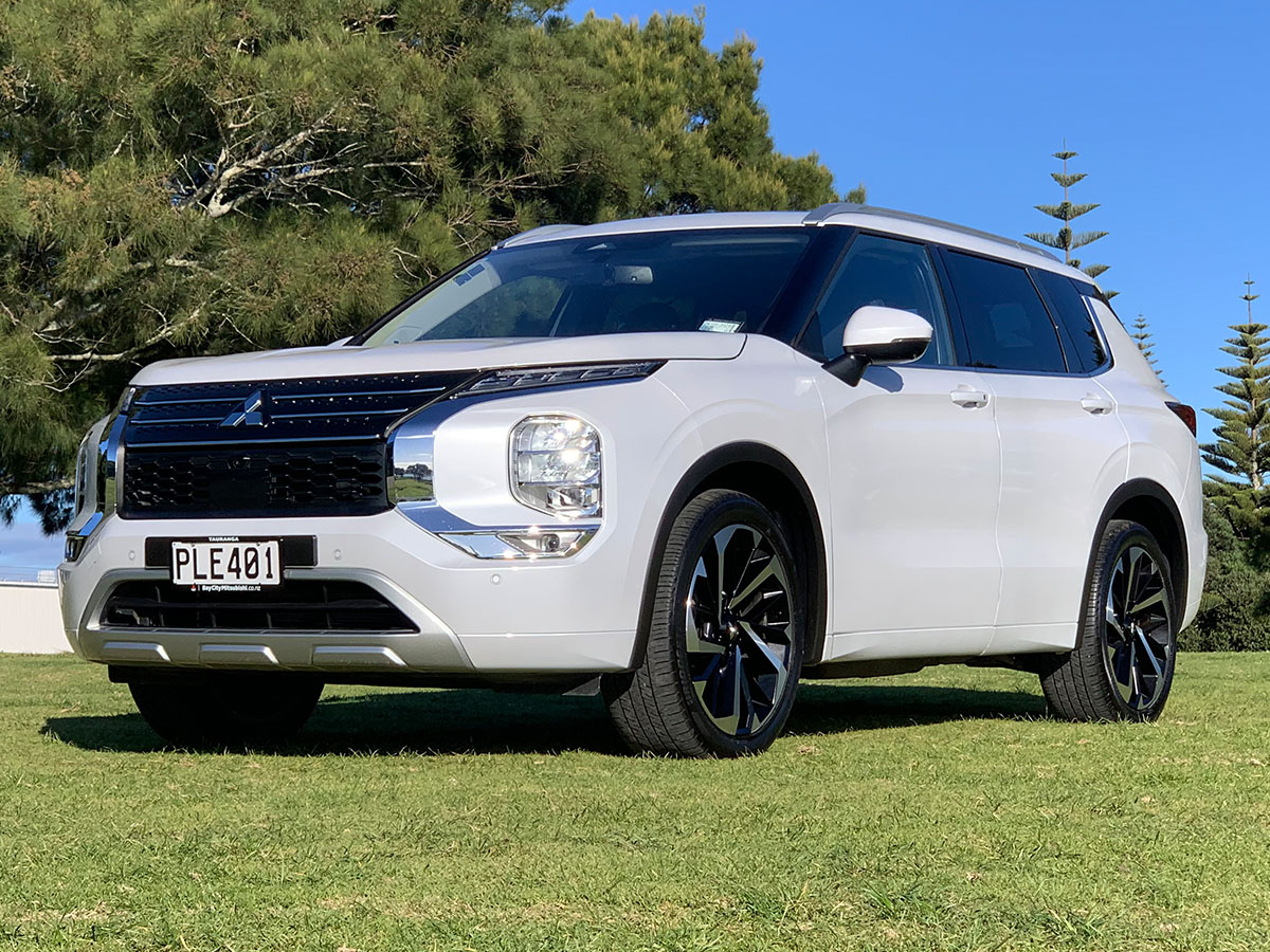 2022 Mitsubishi Outlander VRX 2.5L 4WD 7 Seater CVT Auto