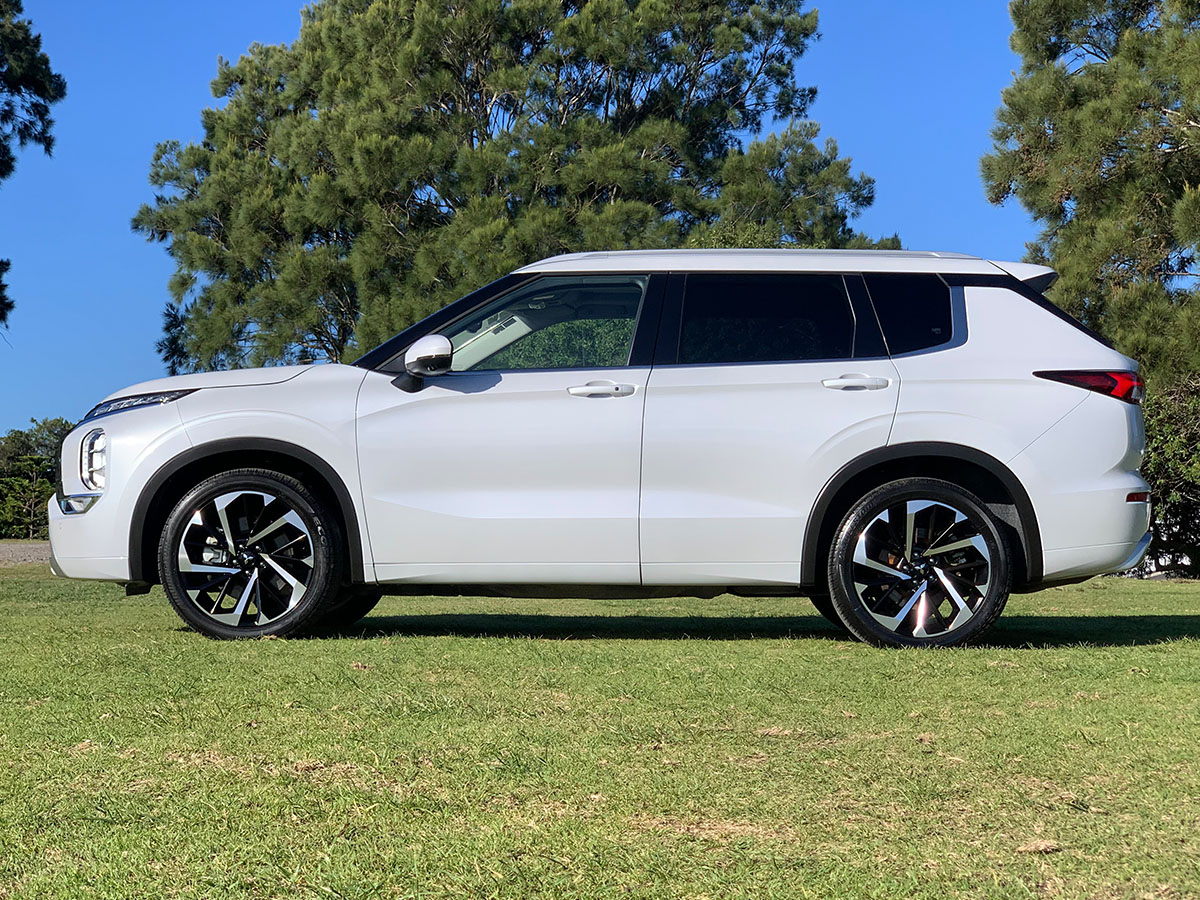 2022 Mitsubishi Outlander VRX 2.5L 4WD 7 Seater CVT Auto