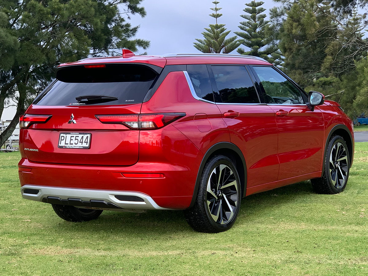2022 Mitsubishi Outlander VRX 2.5L 4WD 7 Seater CVT Auto