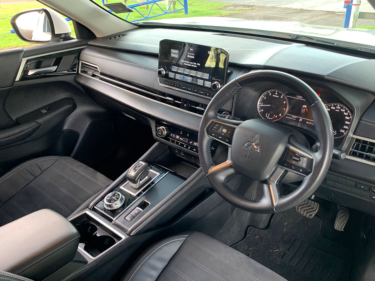 2022 Mitsubishi Outlander XLS 2WD 7 Seater 2.5L Petrol