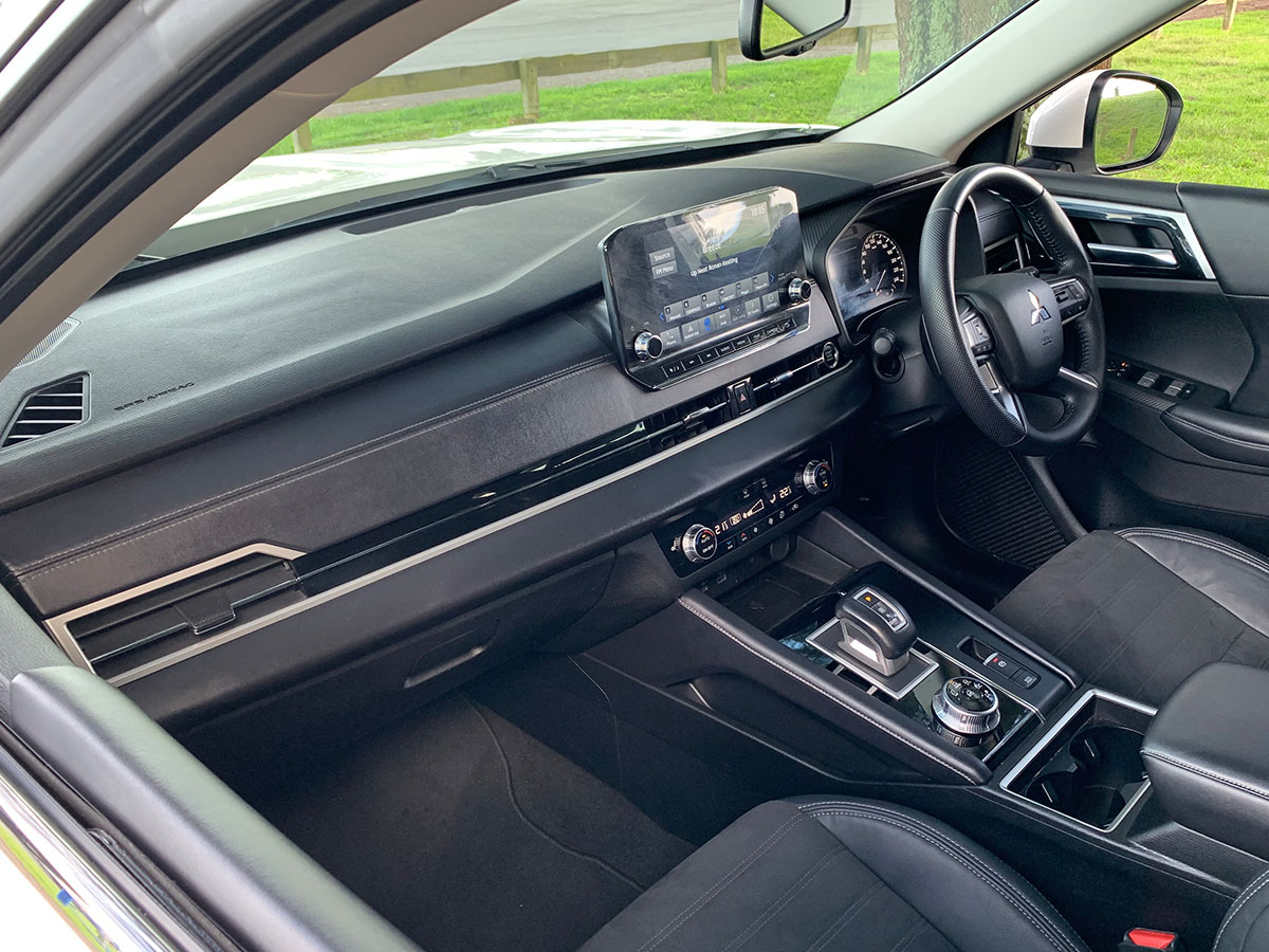 2022 Mitsubishi Outlander XLS 2WD 7 Seater 2.5L Petrol