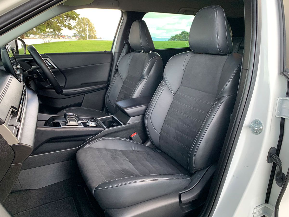 2022 Mitsubishi Outlander XLS 2WD 7 Seater 2.5L Petrol