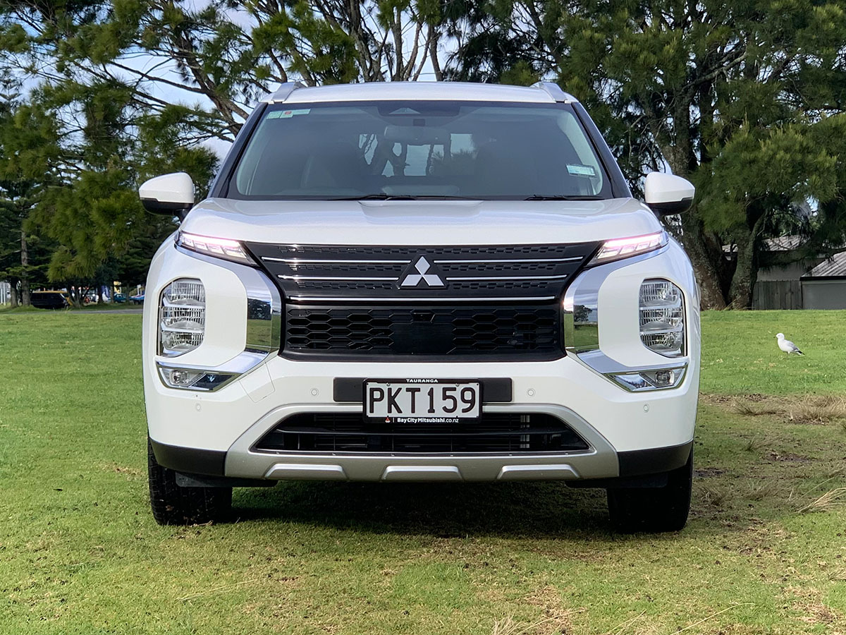 2022 Mitsubishi Outlander XLS 2WD 7 Seater 2.5L Petrol