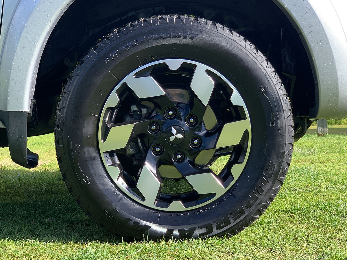 2017 Mitsubishi Triton GLXR 2.4L Diesel Turbo