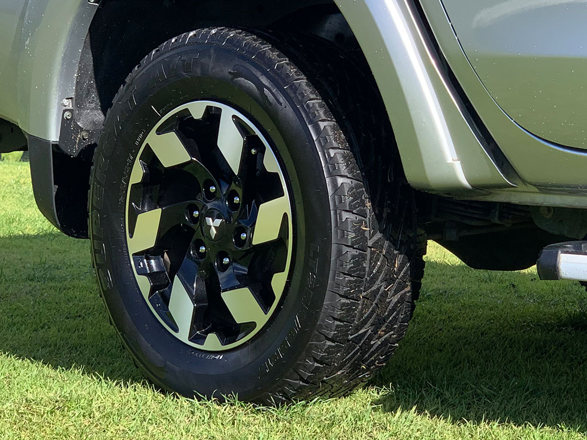 2017 Mitsubishi Triton GLXR 2.4L Diesel Turbo