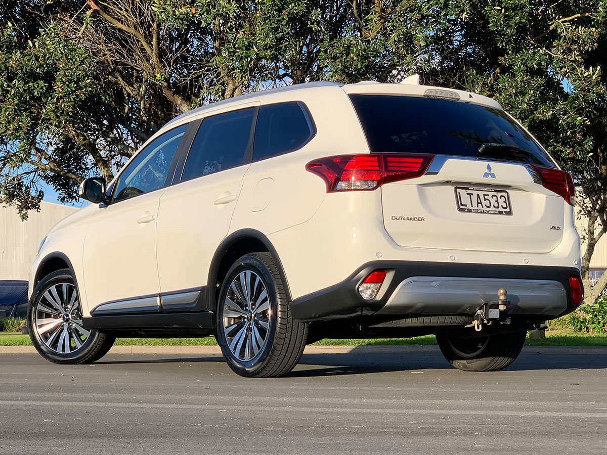 2018 Mitsubishi Outlander XLS 4WD 7 Seater 2.4L Petrol Automatic