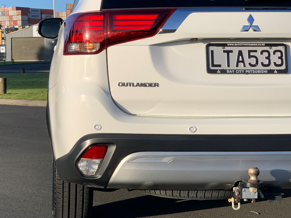 2018 Mitsubishi Outlander XLS 4WD 7 Seater 2.4L Petrol Automatic