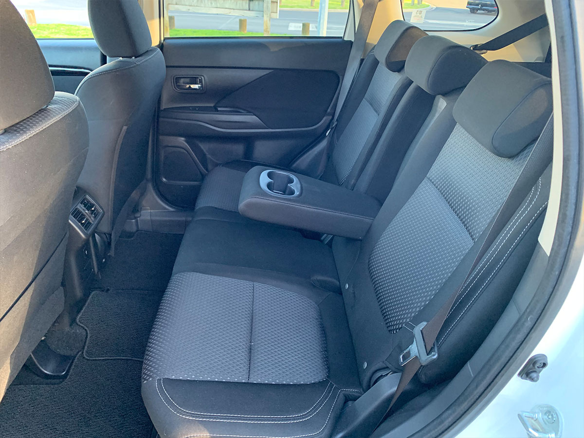 2018 Mitsubishi Outlander XLS 4WD 7 Seater 2.4L Petrol Automatic