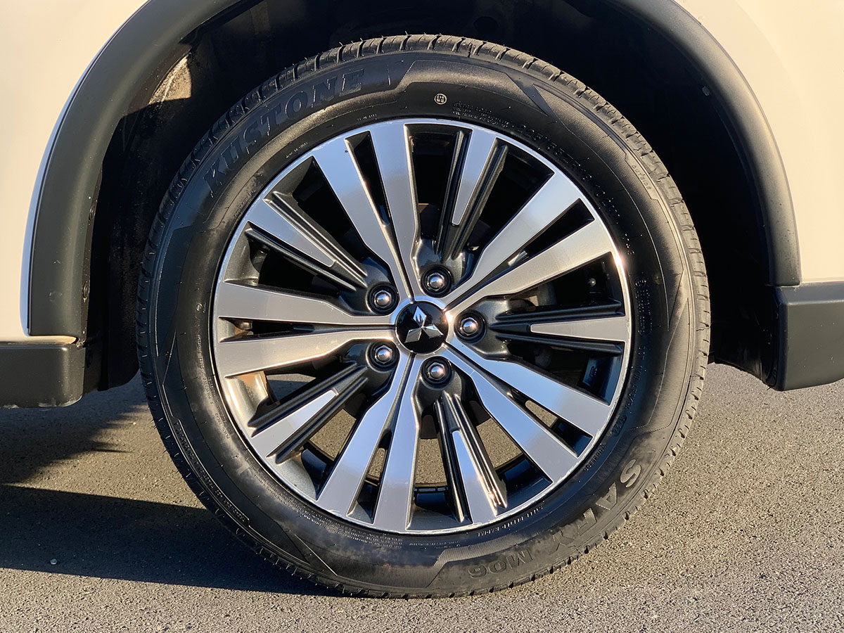 2018 Mitsubishi Outlander XLS 4WD 7 Seater 2.4L Petrol Automatic