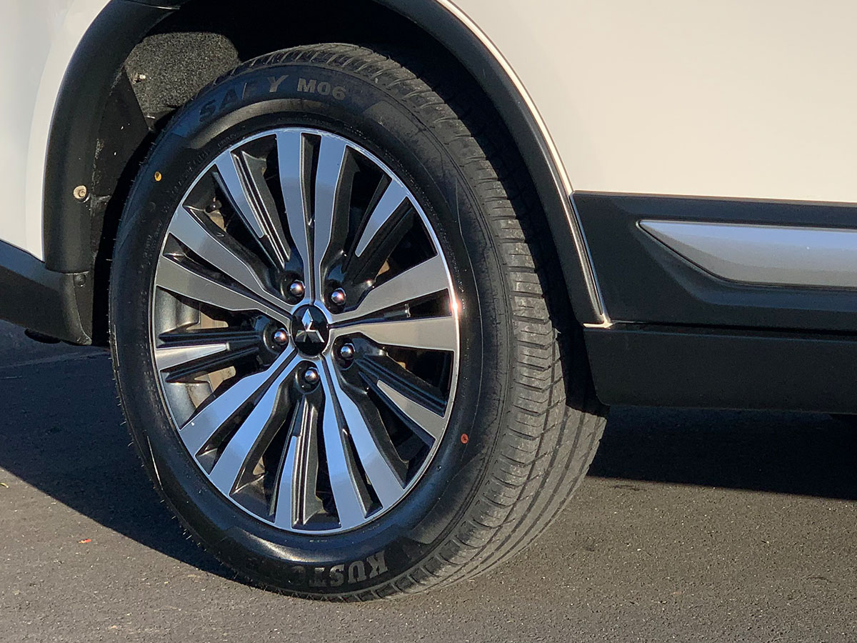 2018 Mitsubishi Outlander XLS 4WD 7 Seater 2.4L Petrol Automatic