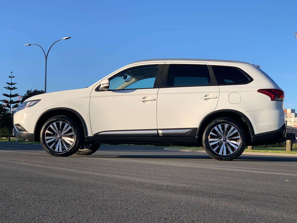 2018 Mitsubishi Outlander XLS 4WD 7 Seater 2.4L Petrol Automatic