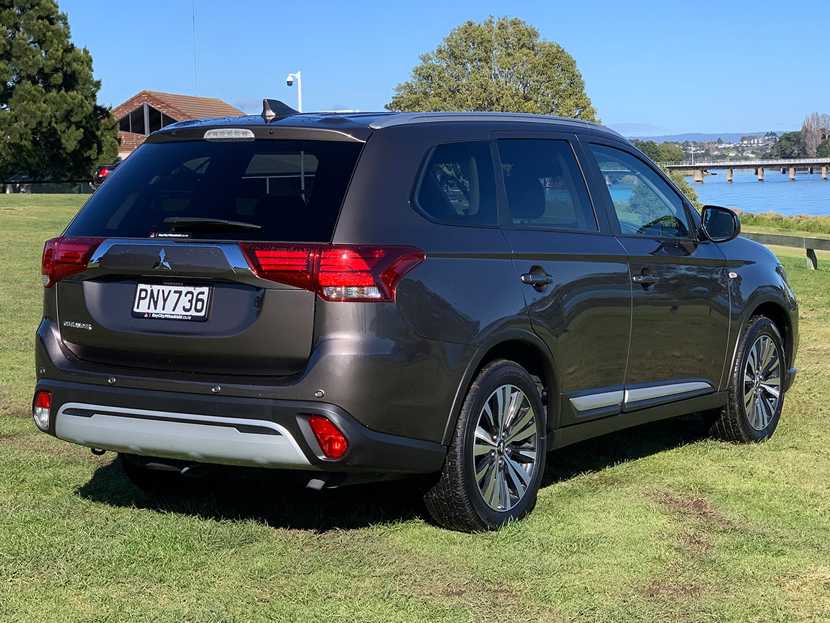 2022 Mitsubishi Outlander LS 2.4L Petrol 7 Seater Automatic