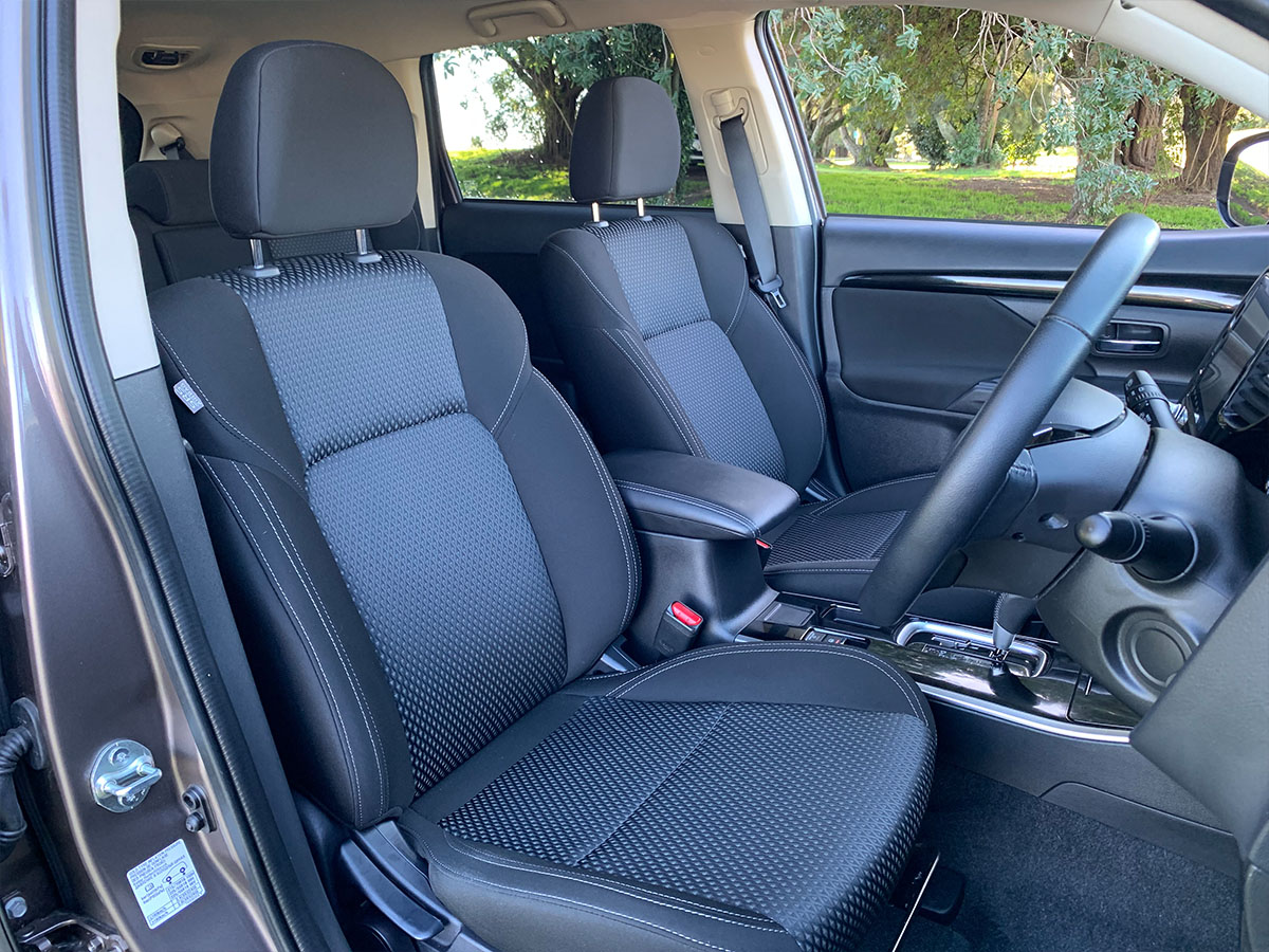 2022 Mitsubishi Outlander LS 2.4L Petrol 7 Seater Automatic