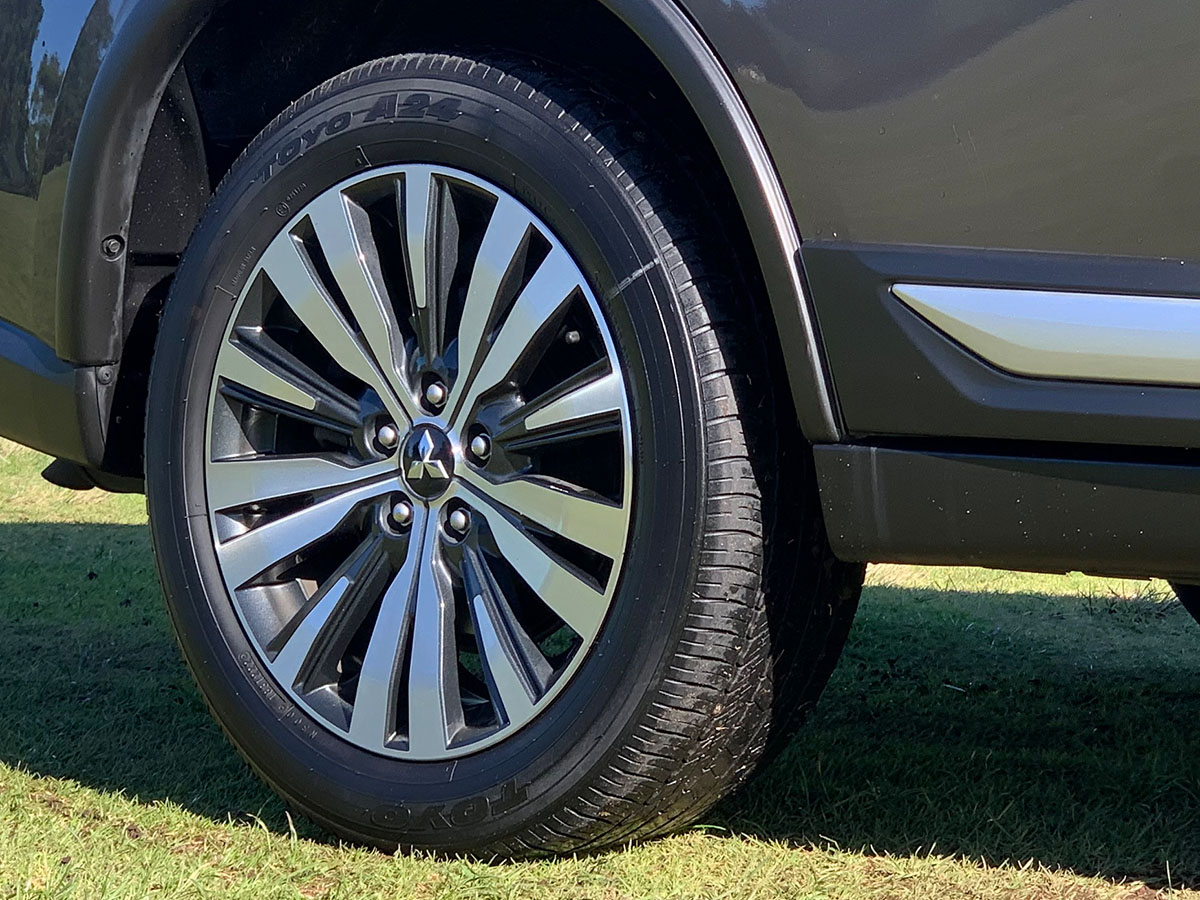 2022 Mitsubishi Outlander LS 2.4L Petrol 7 Seater Automatic