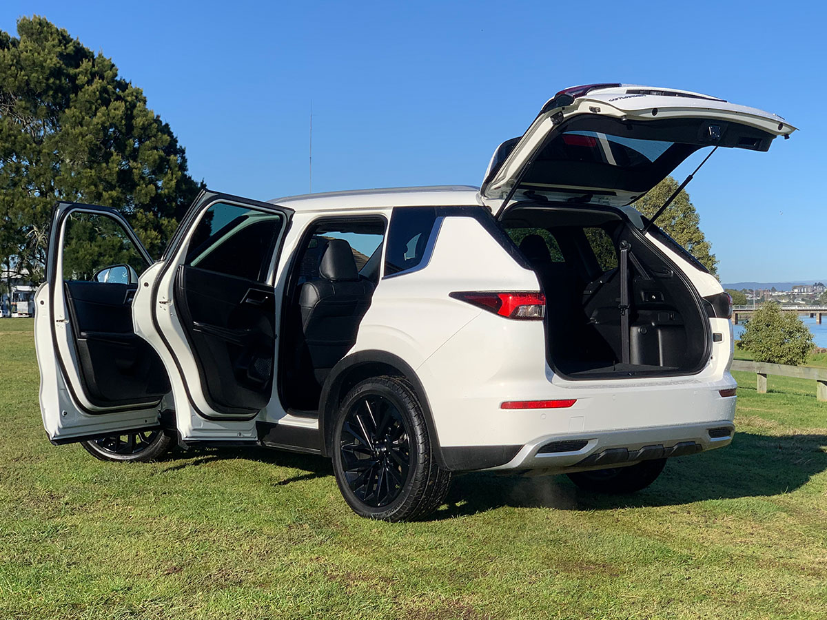 2022 Mitsubishi Outlander XLS 2.5L Petrol 4WD 7 Seater