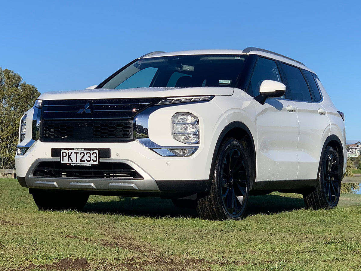 2022 Mitsubishi Outlander XLS 2.5L Petrol 4WD 7 Seater