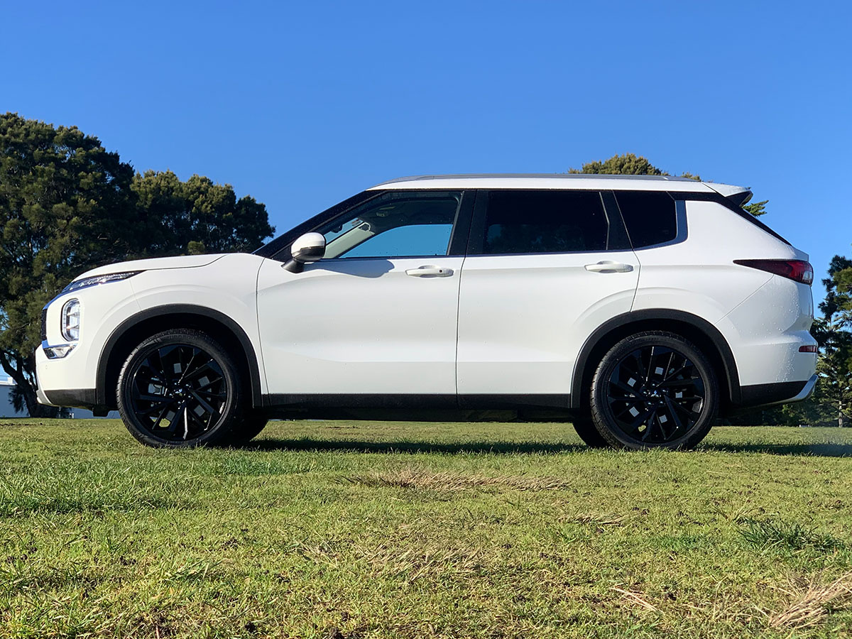 2022 Mitsubishi Outlander XLS 2.5L Petrol 4WD 7 Seater