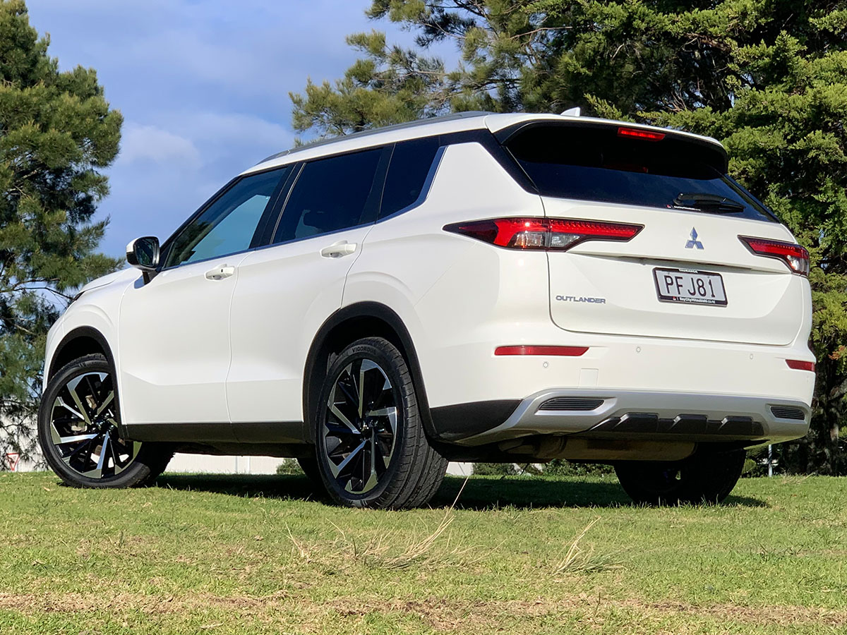 2022 Mitsubishi Outlander XLS 2.5L Petrol 4WD 7 Seater