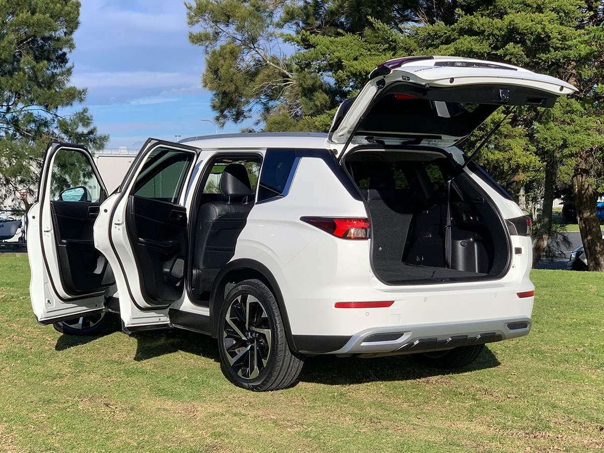 2022 Mitsubishi Outlander XLS 2.5L Petrol 4WD 7 Seater