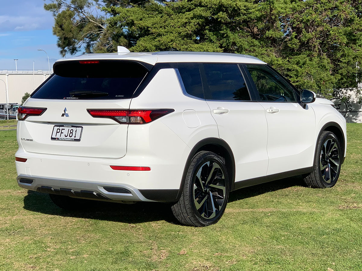 2022 Mitsubishi Outlander XLS 2.5L Petrol 4WD 7 Seater