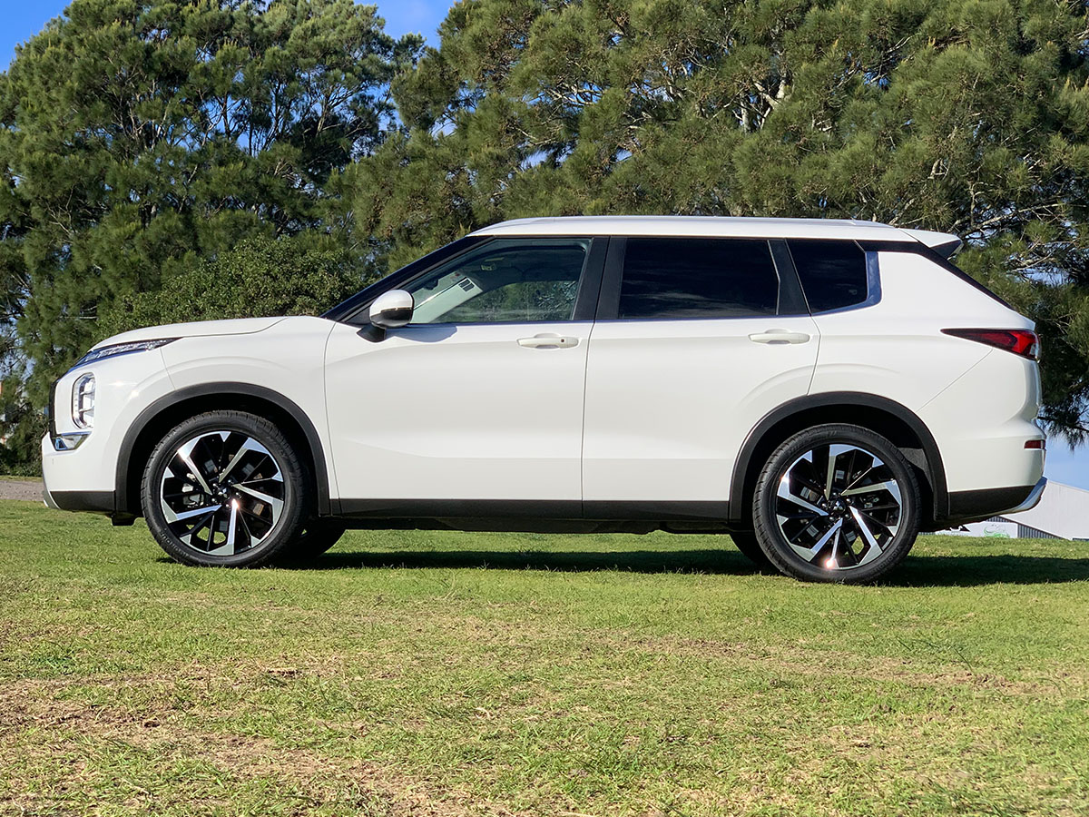 2022 Mitsubishi Outlander XLS 2.5L Petrol 4WD 7 Seater