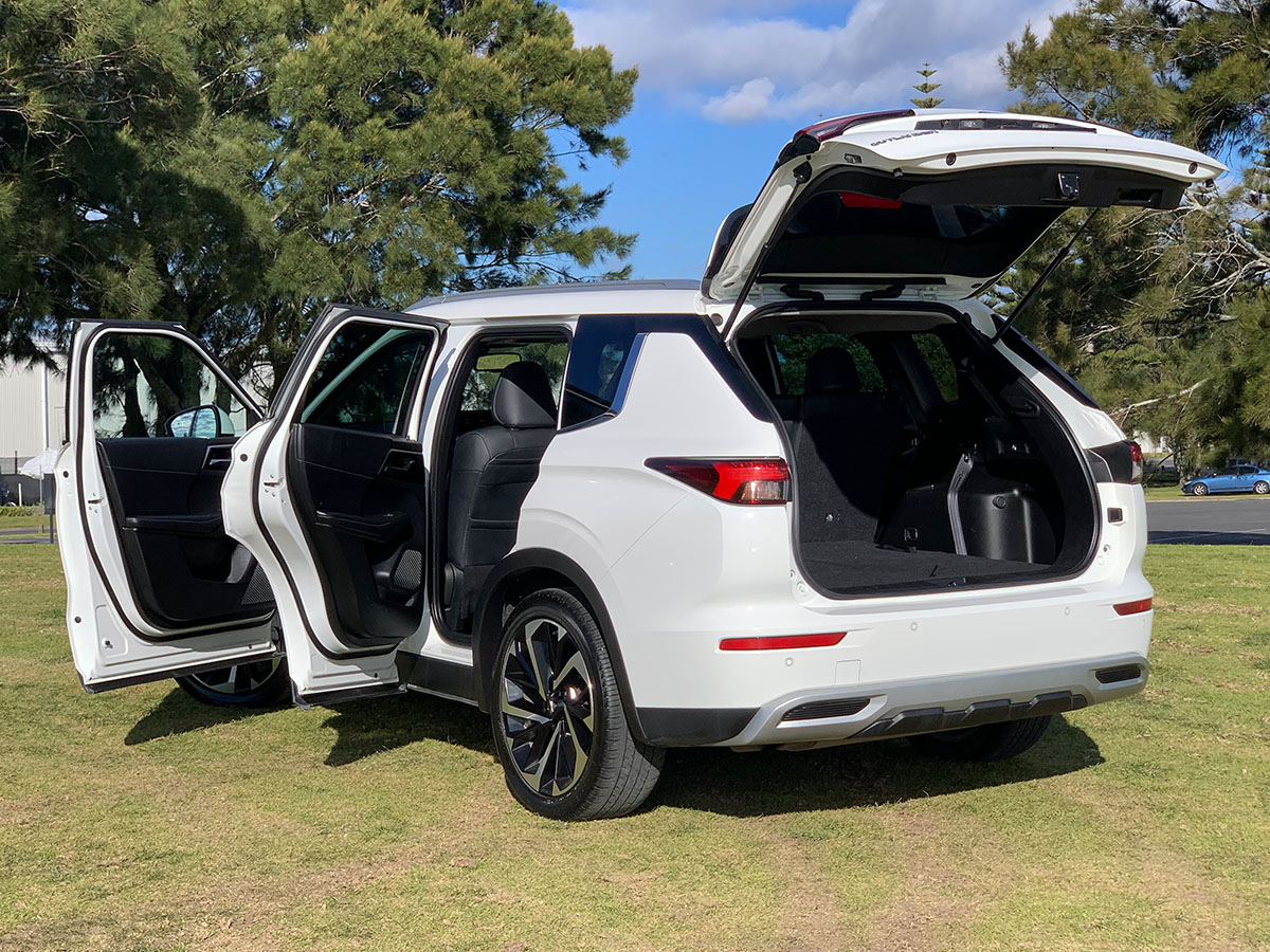 2022 Mitsubishi Outlander XLS 2WD 7 Seater 2.5L Petrol