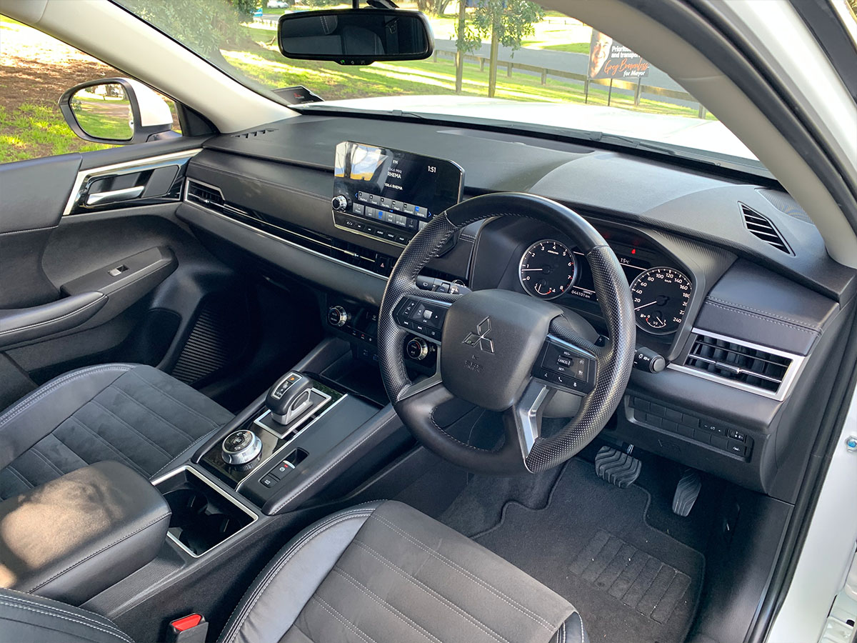 2022 Mitsubishi Outlander XLS 2WD 7 Seater 2.5L Petrol