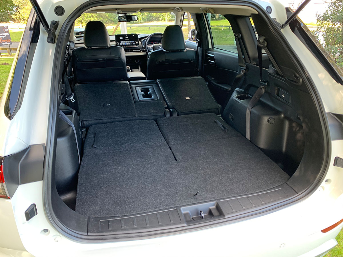 2022 Mitsubishi Outlander XLS 2WD 7 Seater 2.5L Petrol