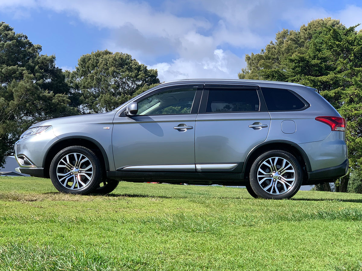 2015 Mitsubishi Outlander LS 2.4L Petrol 4wd