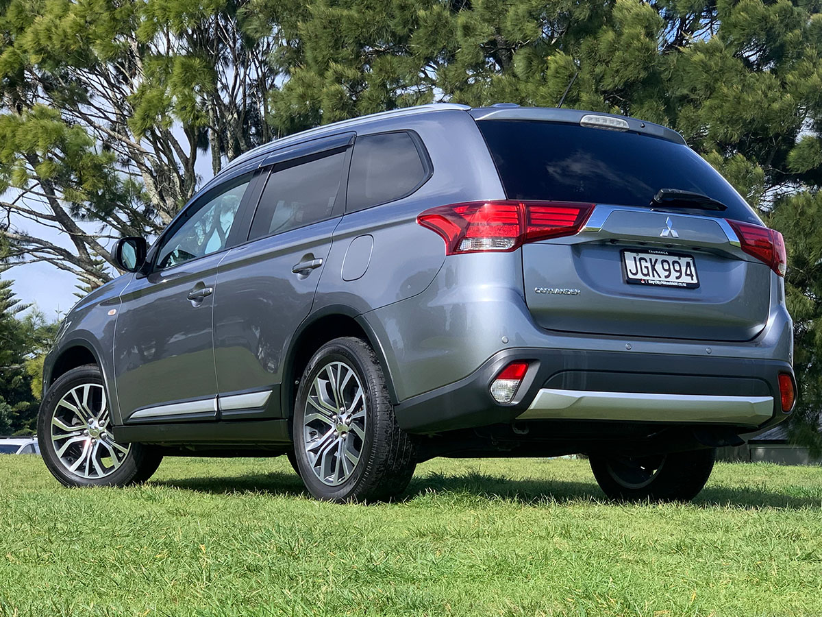 2015 Mitsubishi Outlander LS 2.4L Petrol 4wd