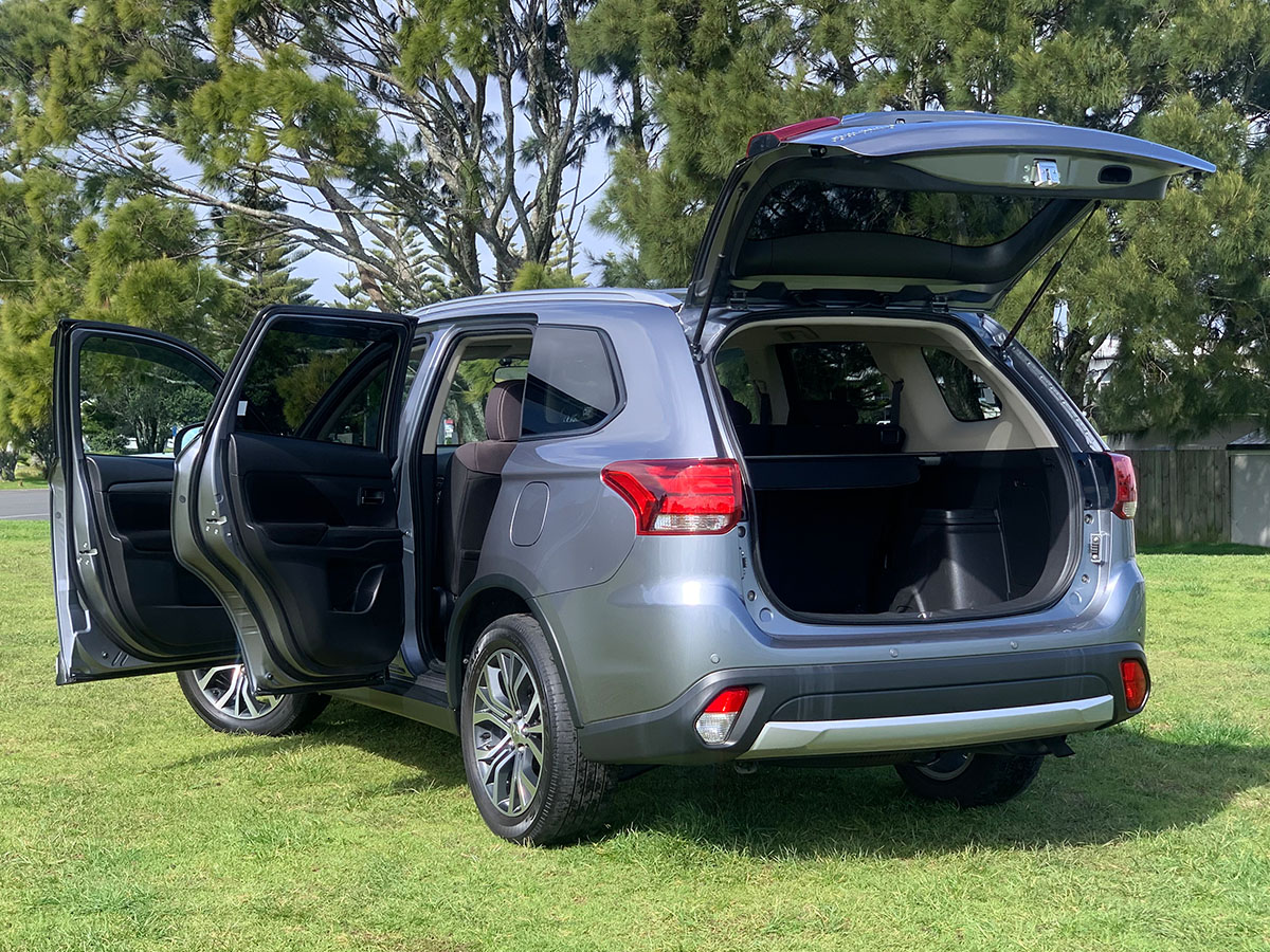 2015 Mitsubishi Outlander LS 2.4L Petrol 4wd