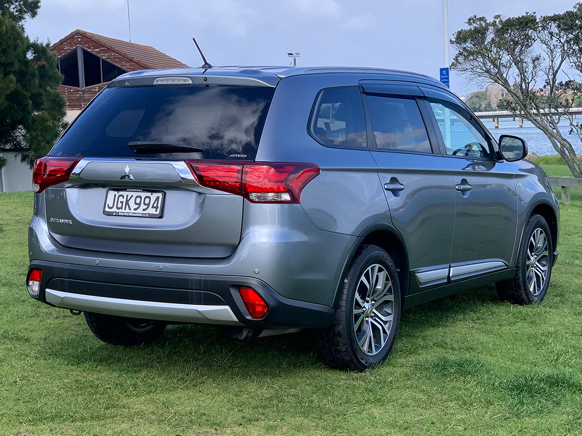 2015 Mitsubishi Outlander LS 2.4L Petrol 4wd