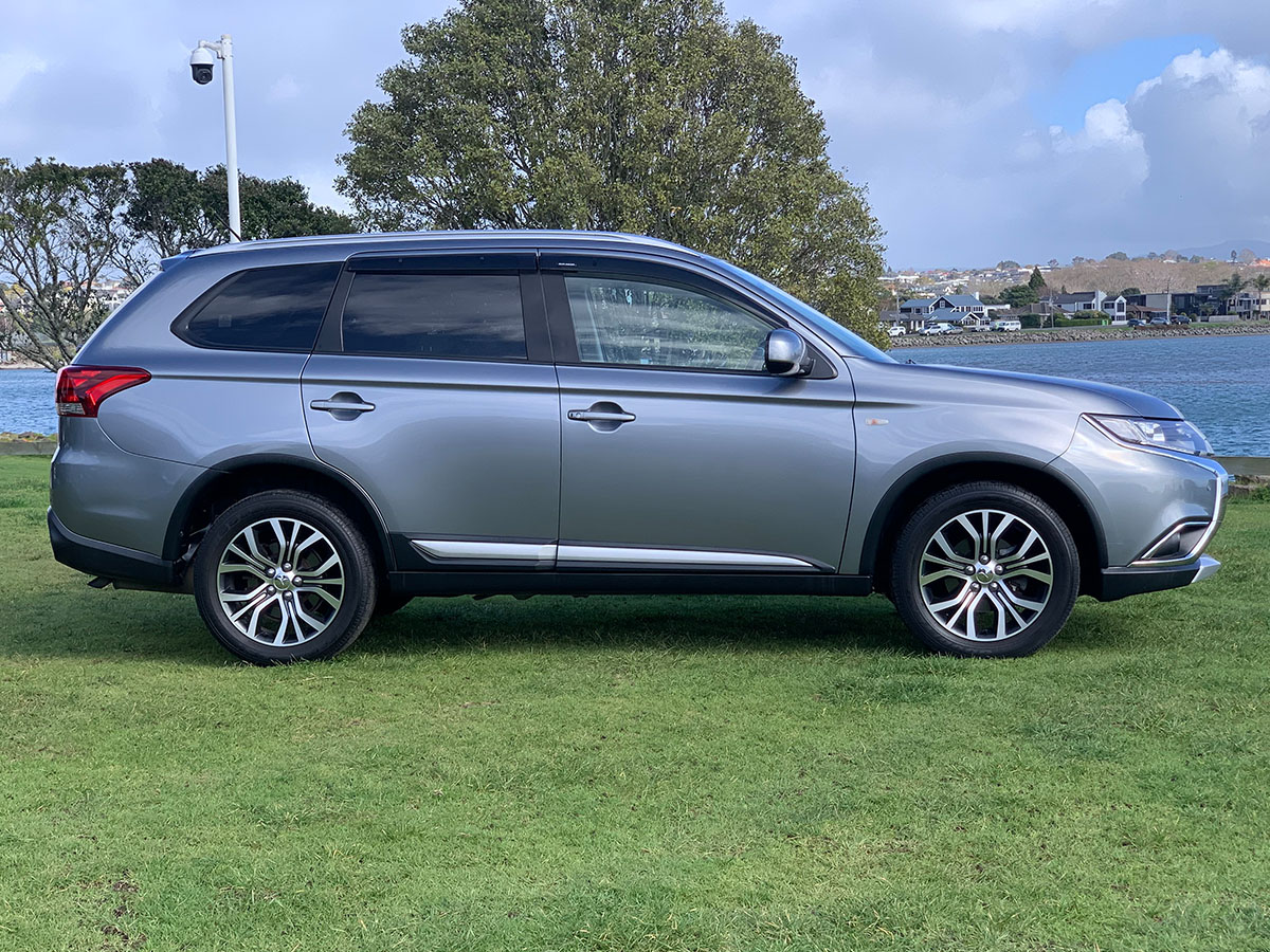 2015 Mitsubishi Outlander LS 2.4L Petrol 4wd