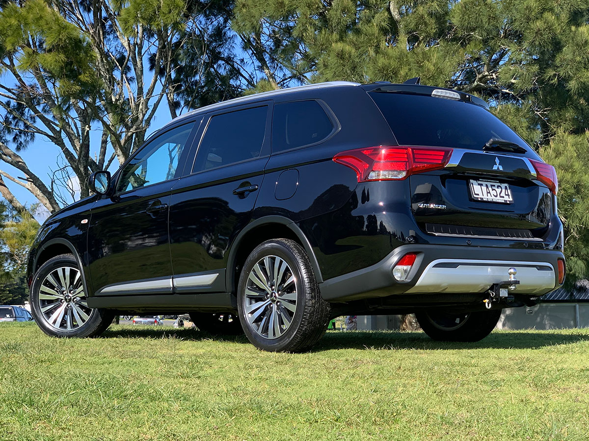 2018 Mitsubishi Outlander LS 2.4L Petrol 7 Seater Automatic