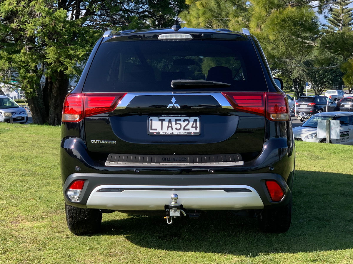 2018 Mitsubishi Outlander LS 2.4L Petrol 7 Seater Automatic
