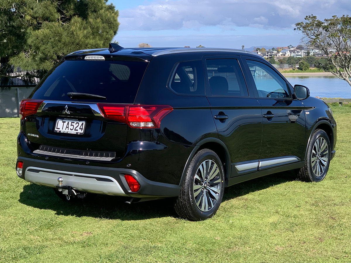 2018 Mitsubishi Outlander LS 2.4L Petrol 7 Seater Automatic