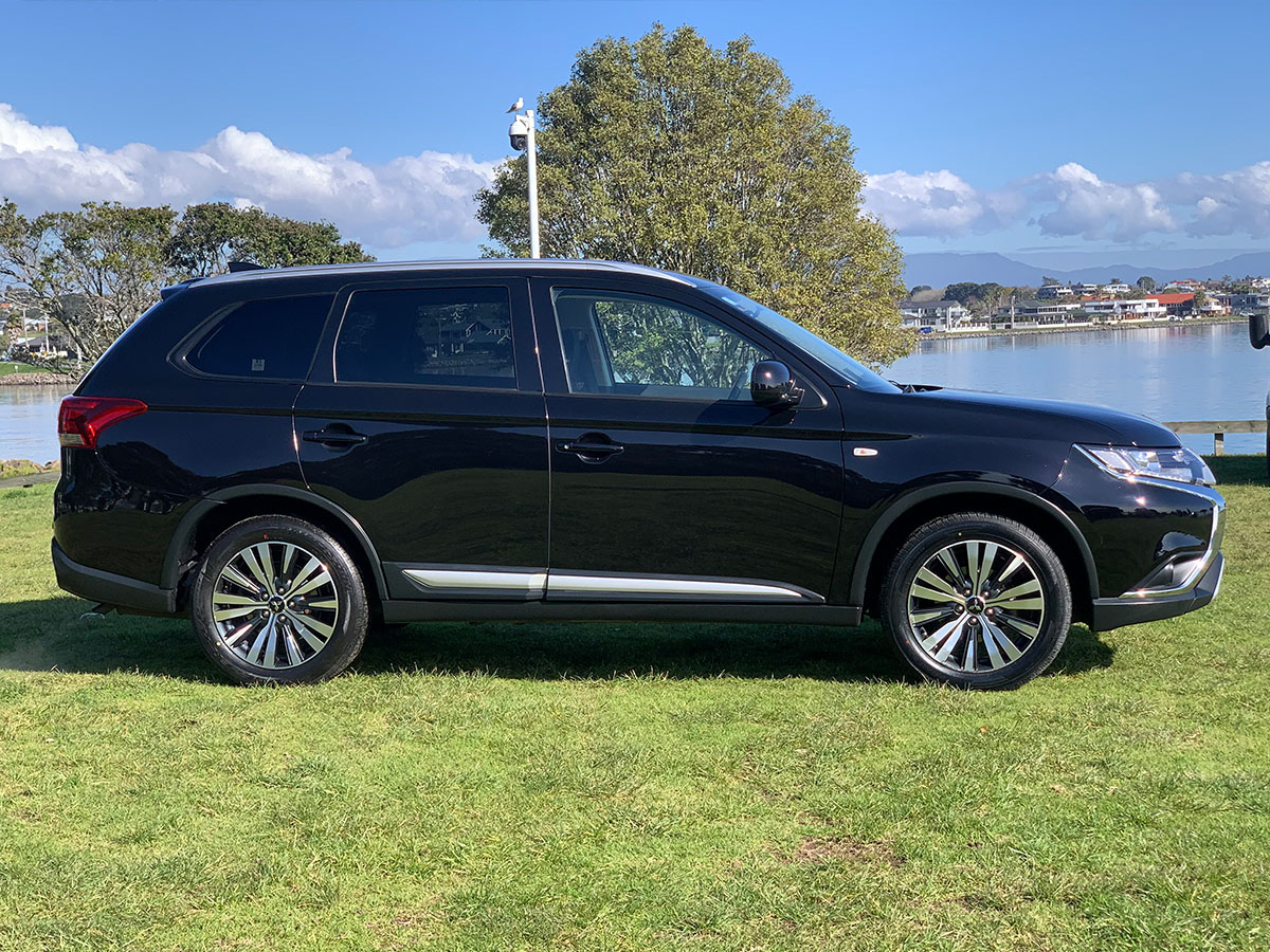 2018 Mitsubishi Outlander LS 2.4L Petrol 7 Seater Automatic