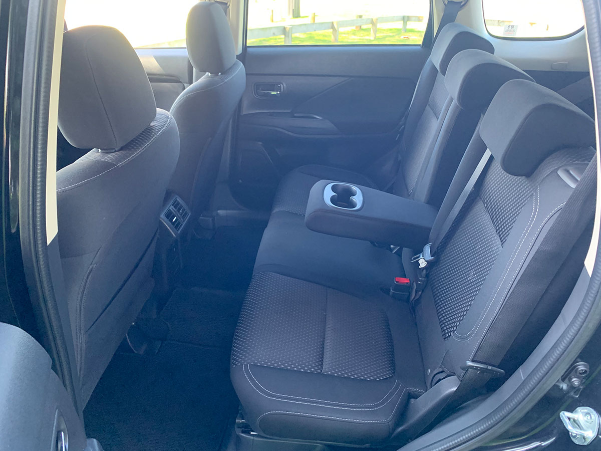 2018 Mitsubishi Outlander LS 2.4L Petrol 7 Seater Automatic