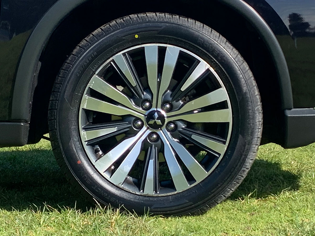 2018 Mitsubishi Outlander LS 2.4L Petrol 7 Seater Automatic