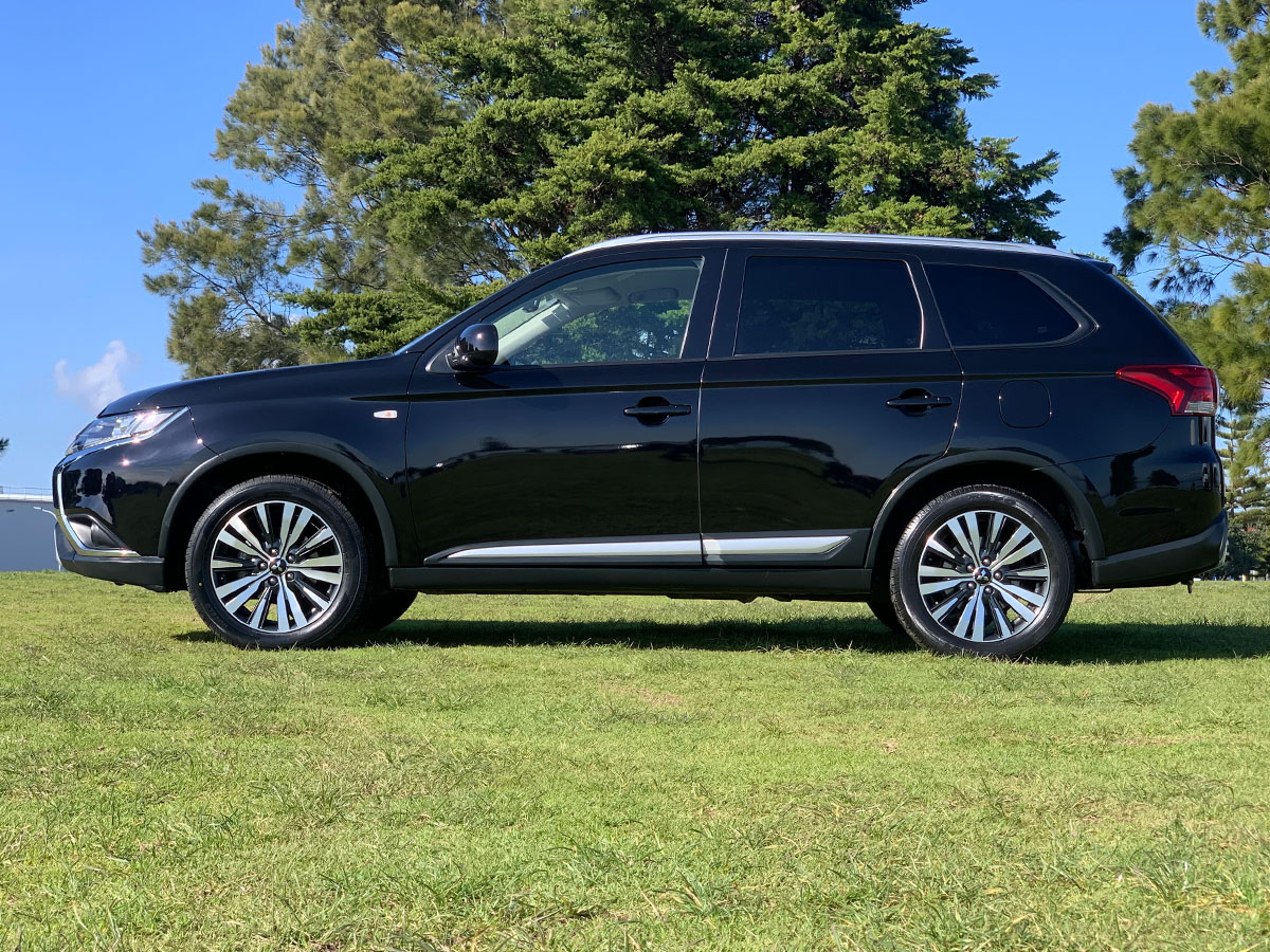 2018 Mitsubishi Outlander LS 2.4L Petrol 7 Seater Automatic