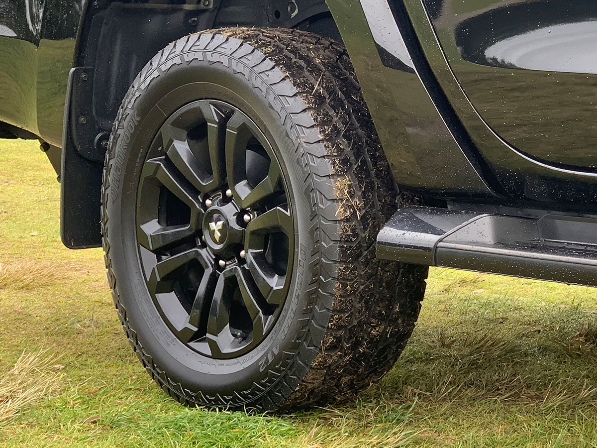 2020 Mitsubishi Triton GLSB 4WD 2.4L Diesel Turbo 6 Speed Auto