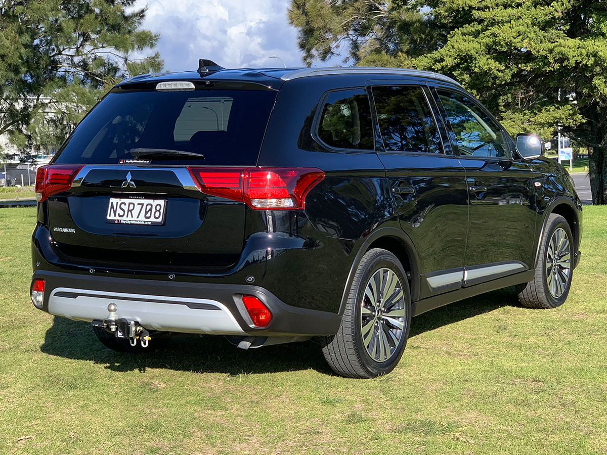 2021 Mitsubishi Outlander LS 2.4L Petrol 7 Seater Automatic